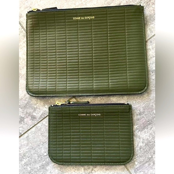 Comme des Garcons Handbags - 2pc SET - New COMME DES GARCONS BRICK EMBOSSED ARMY KHAKI GREEN Pouch & Wallet